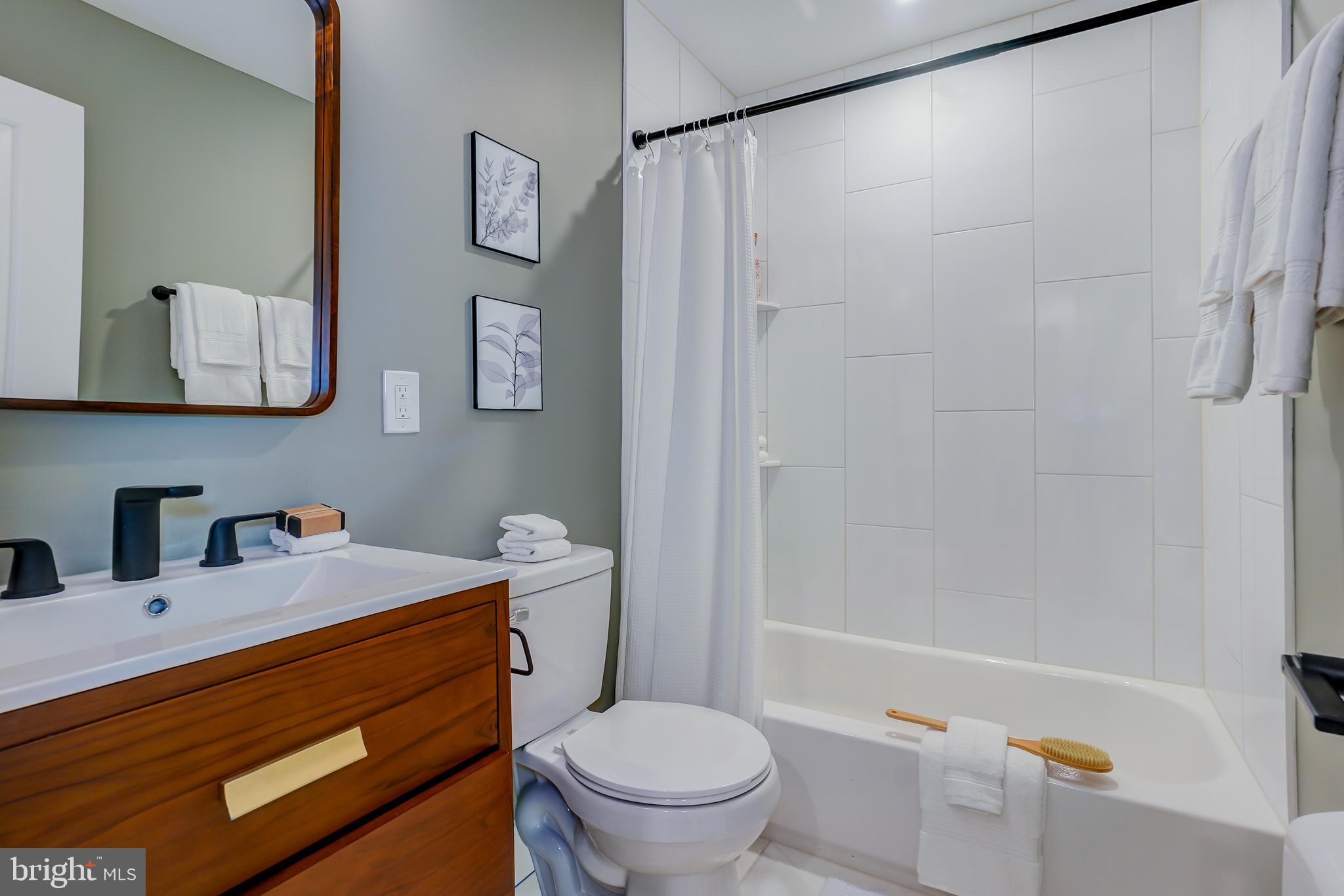 310 Delafield Place Northwest, Unit 6 Washington, DC 20011 - Photo 4 of 7