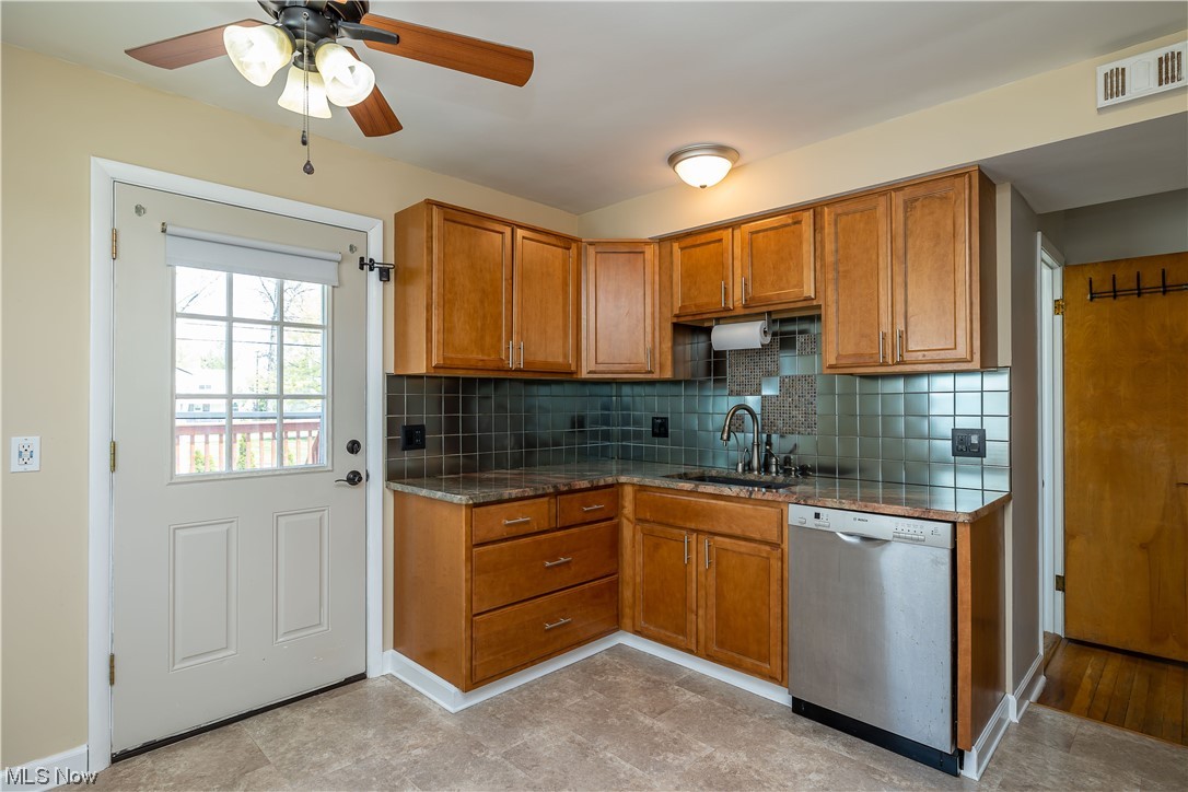 29217 Barjode Road Willowick, OH 44095 - Photo 7 of 22 Gallery Image 7