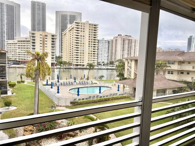 $279,900 | 2600 Diana Drive, Unit 318, Hallandale Beach, FL 33009