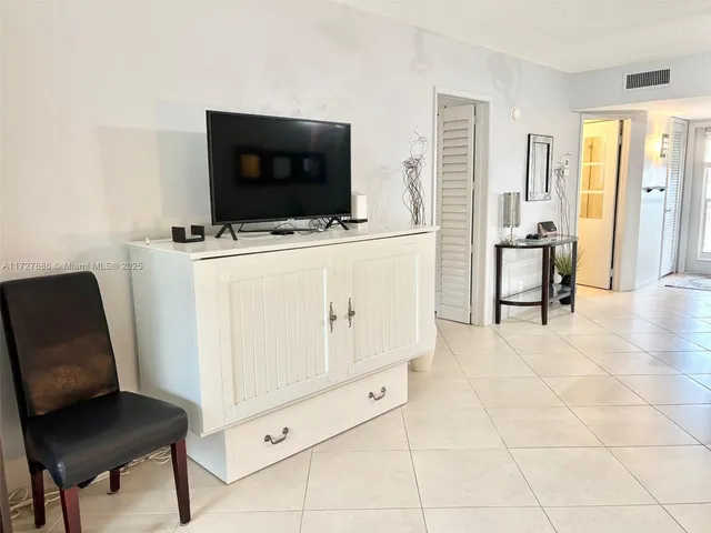 $279,900 | 2600 Diana Drive, Unit 318, Hallandale Beach, FL 33009