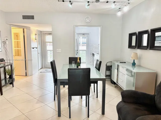 $279,900 | 2600 Diana Drive, Unit 318, Hallandale Beach, FL 33009