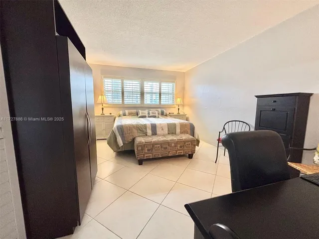 $279,900 | 2600 Diana Drive, Unit 318, Hallandale Beach, FL 33009