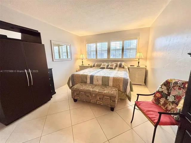 $279,900 | 2600 Diana Drive, Unit 318, Hallandale Beach, FL 33009