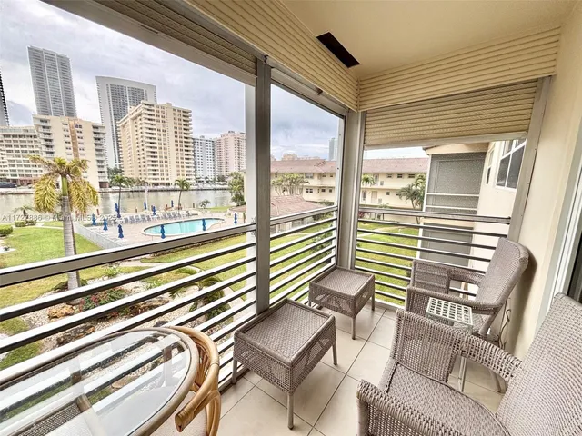 $279,900 | 2600 Diana Drive, Unit 318, Hallandale Beach, FL 33009