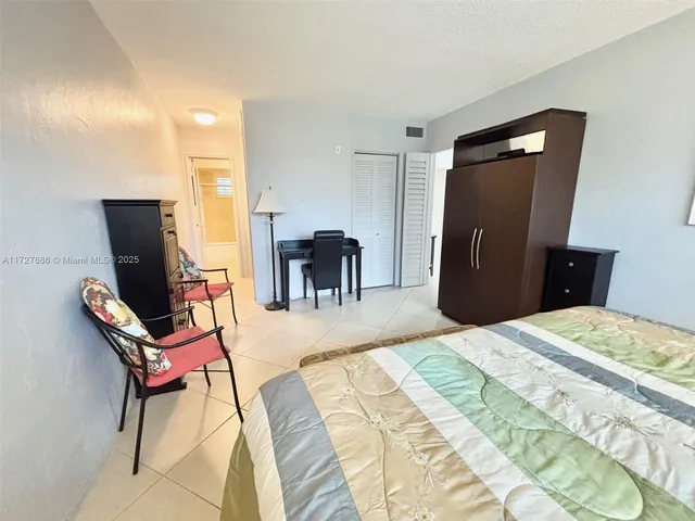 $279,900 | 2600 Diana Drive, Unit 318, Hallandale Beach, FL 33009