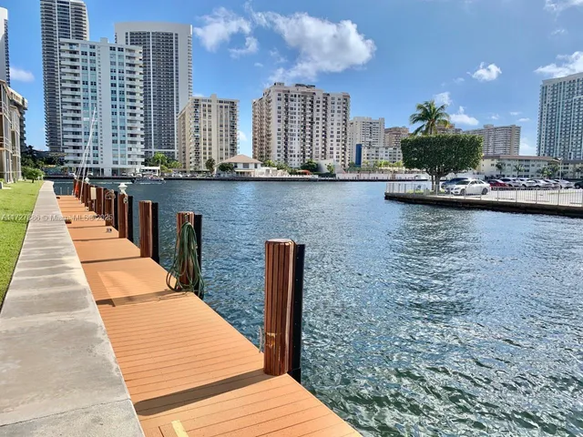 $279,900 | 2600 Diana Drive, Unit 318, Hallandale Beach, FL 33009