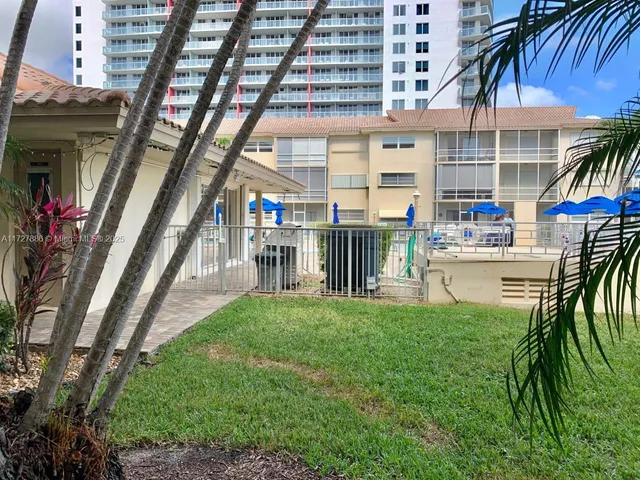 $279,900 | 2600 Diana Drive, Unit 318, Hallandale Beach, FL 33009