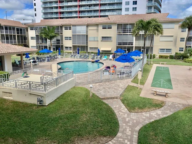 $279,900 | 2600 Diana Drive, Unit 318, Hallandale Beach, FL 33009