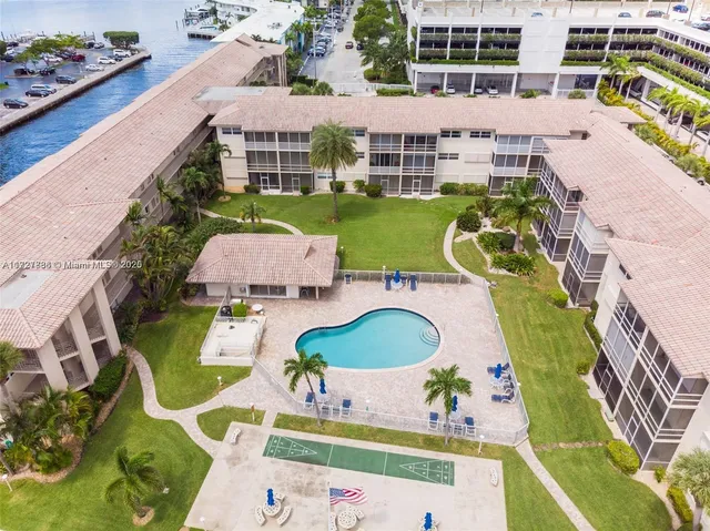 $279,900 | 2600 Diana Drive, Unit 318, Hallandale Beach, FL 33009