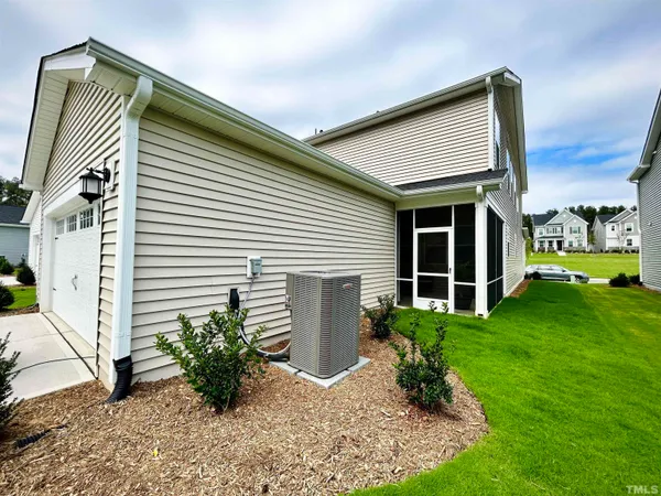 $1,225 | 152 Edge Of Auburn Boulevard, Clayton, NC 27520