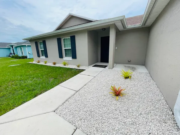 $2,700 | 3631 Southwest Kromrey Street, Port St. Lucie, FL 34953