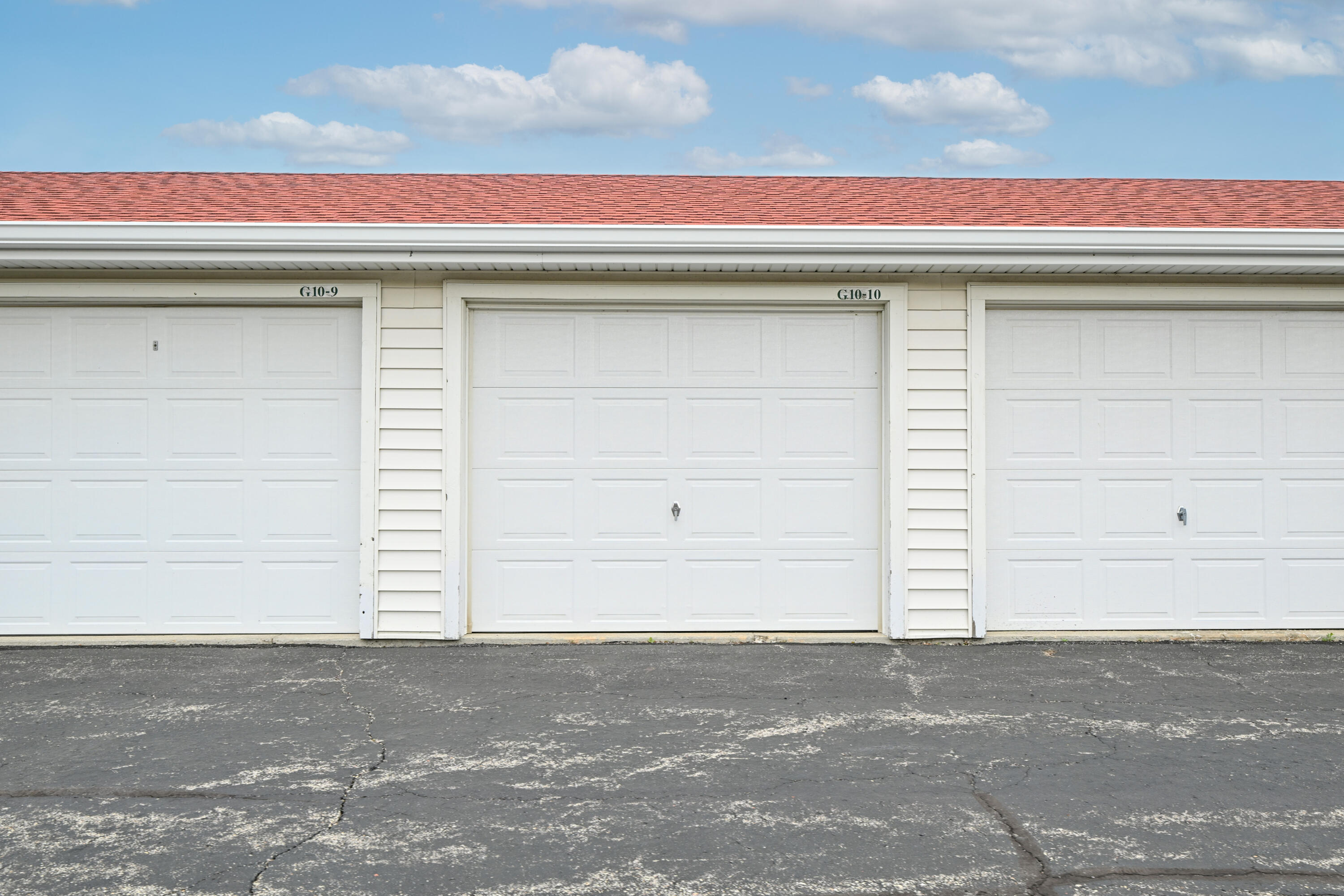 2126 Landings Lane Delavan, WI 53115 - Photo 31 of 47 Garage G10I-10