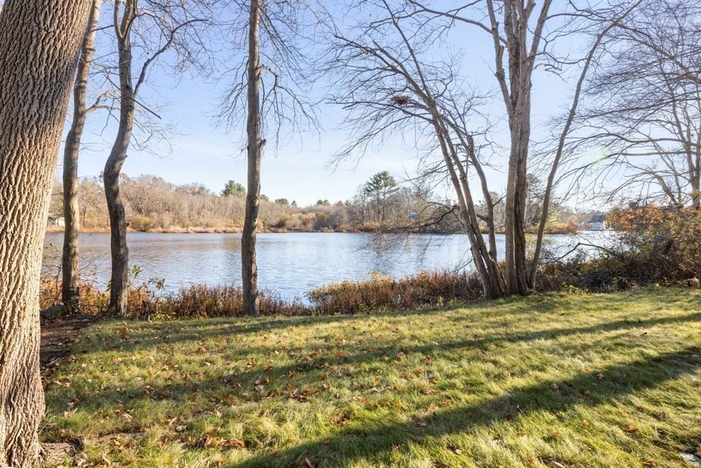 67 East Shore Road Holbrook, MA 02343 - Photo 4 of 28 Gallery Image 4