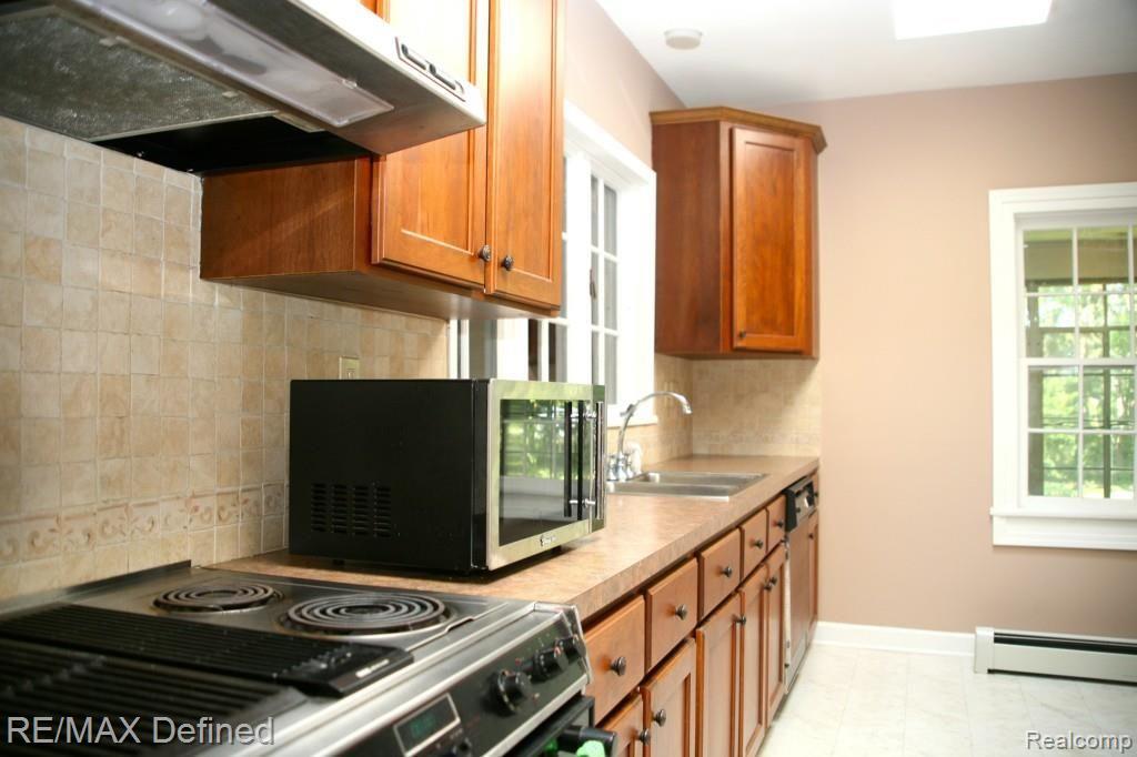 1081 West Auburn Road Rochester Hills, MI 48309 - Photo 8 of 24