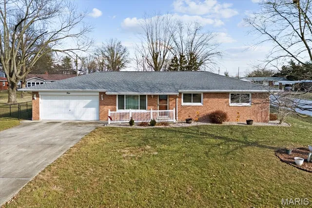 $259,000 | 4 Victor Street, Waterloo, IL 62298