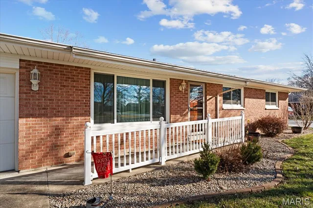 $259,000 | 4 Victor Street, Waterloo, IL 62298