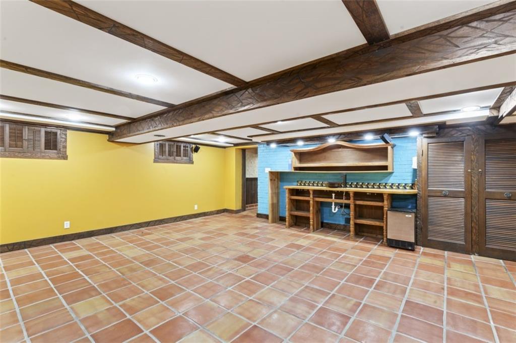 106 Sunset Street McKees Rocks, PA 15136 - Photo 35 of 45 a view of a garage