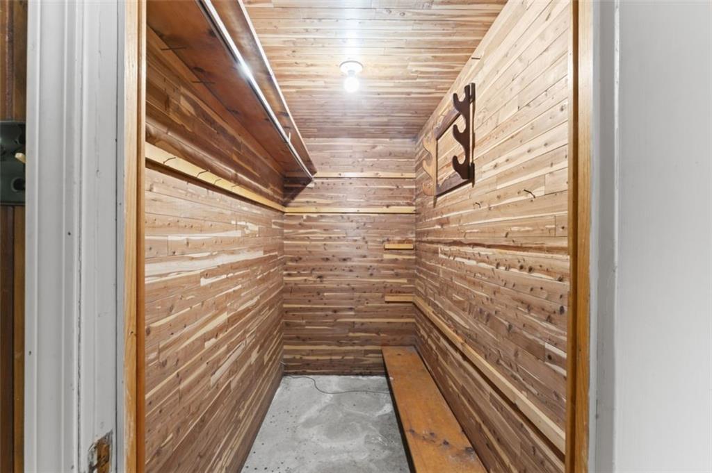 106 Sunset Street McKees Rocks, PA 15136 - Photo 37 of 45 a view of entryway