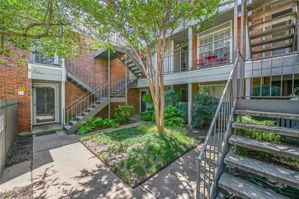 $150,000 | 3210 South Fielder Road, Unit 211, Arlington, TX 76015