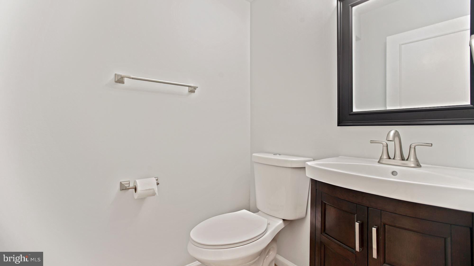 6002 Waterbury Court Springfield, VA 22152 - Photo 13 of 31 Half Bathroom on the first floor