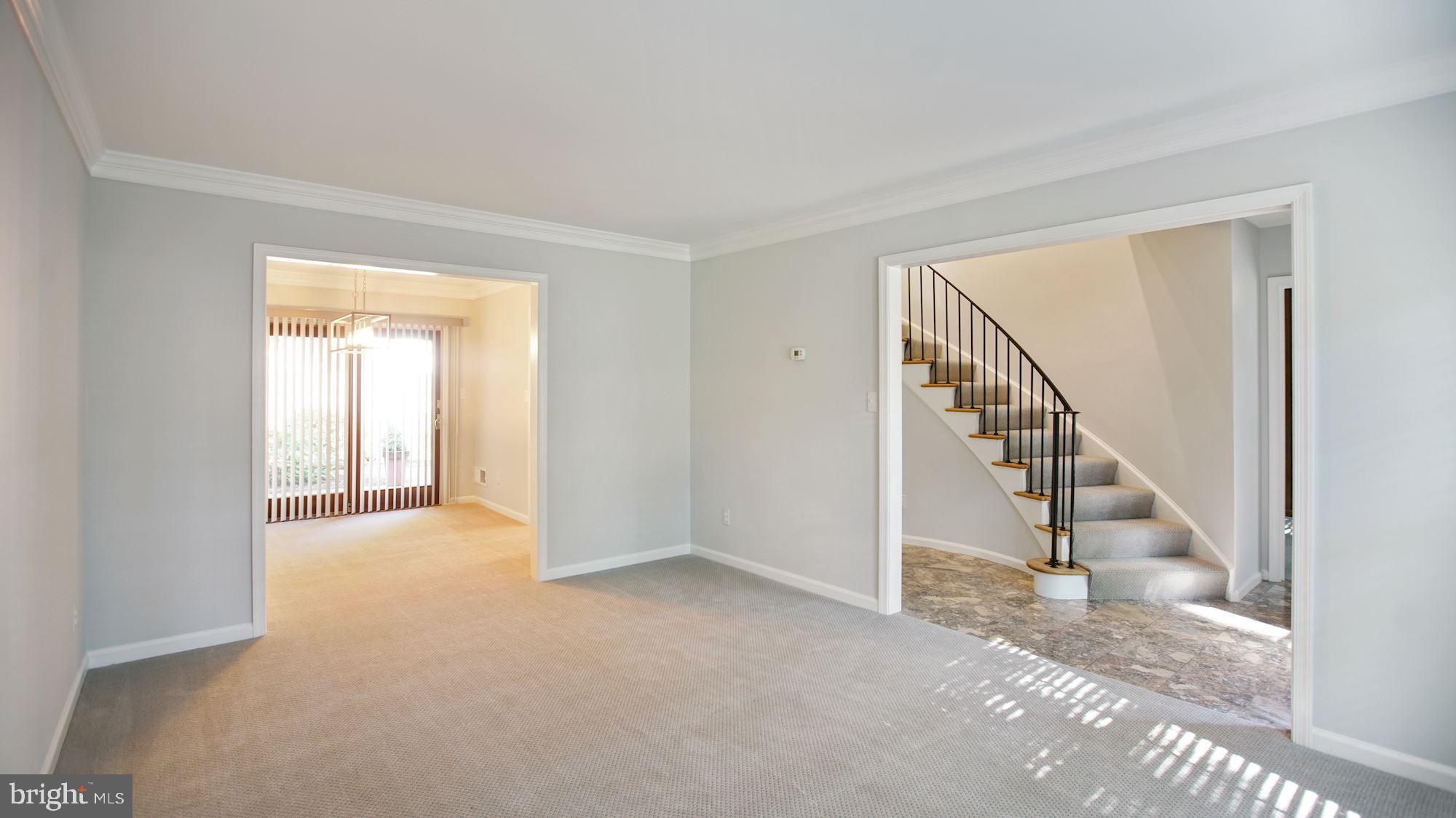 6002 Waterbury Court Springfield, VA 22152 - Photo 5 of 31 Fresh paint and new carpet in the living room
