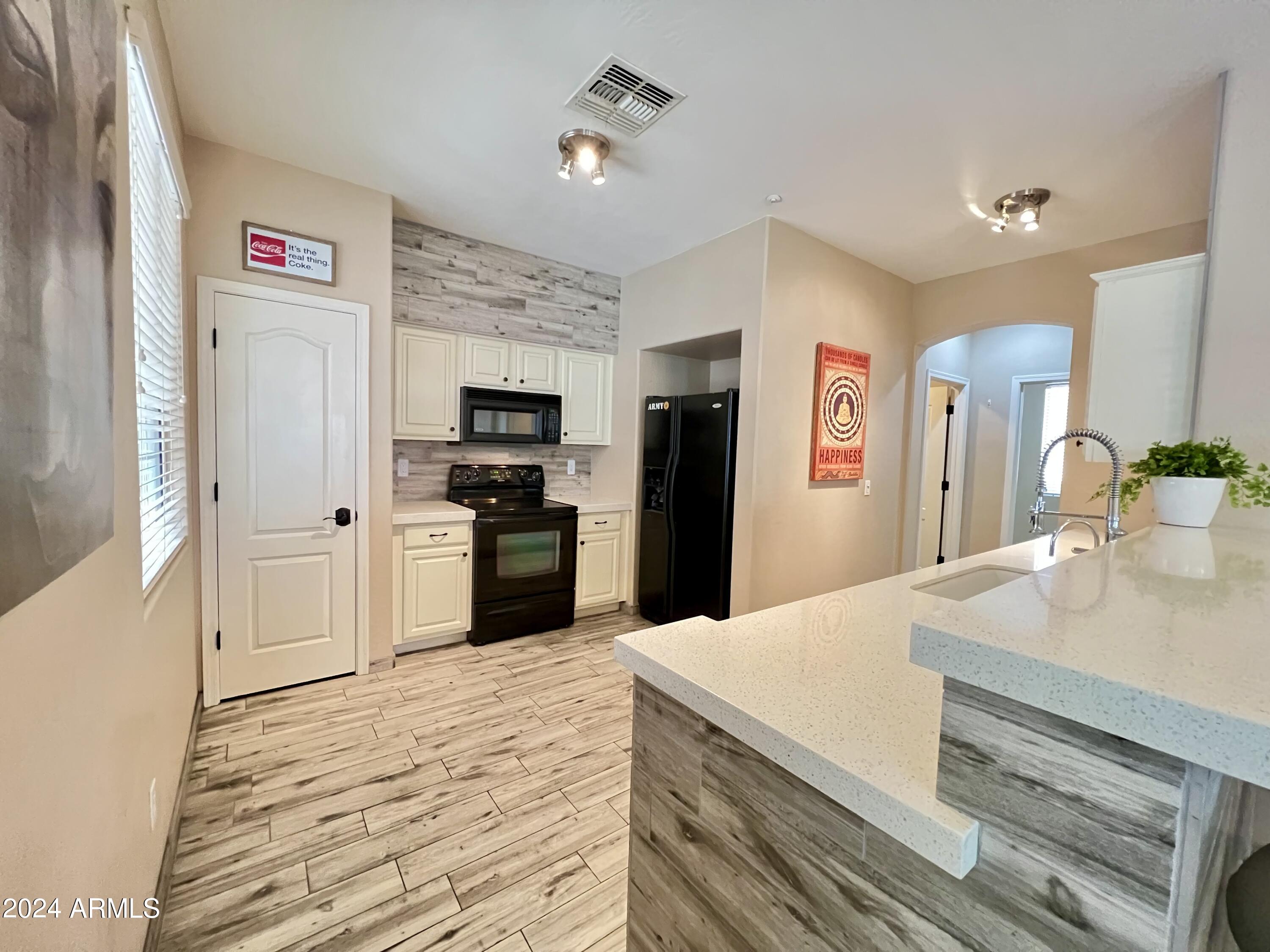882 South Porter Street Gilbert, AZ 85296 - Photo 11 of 39 IMG_5108