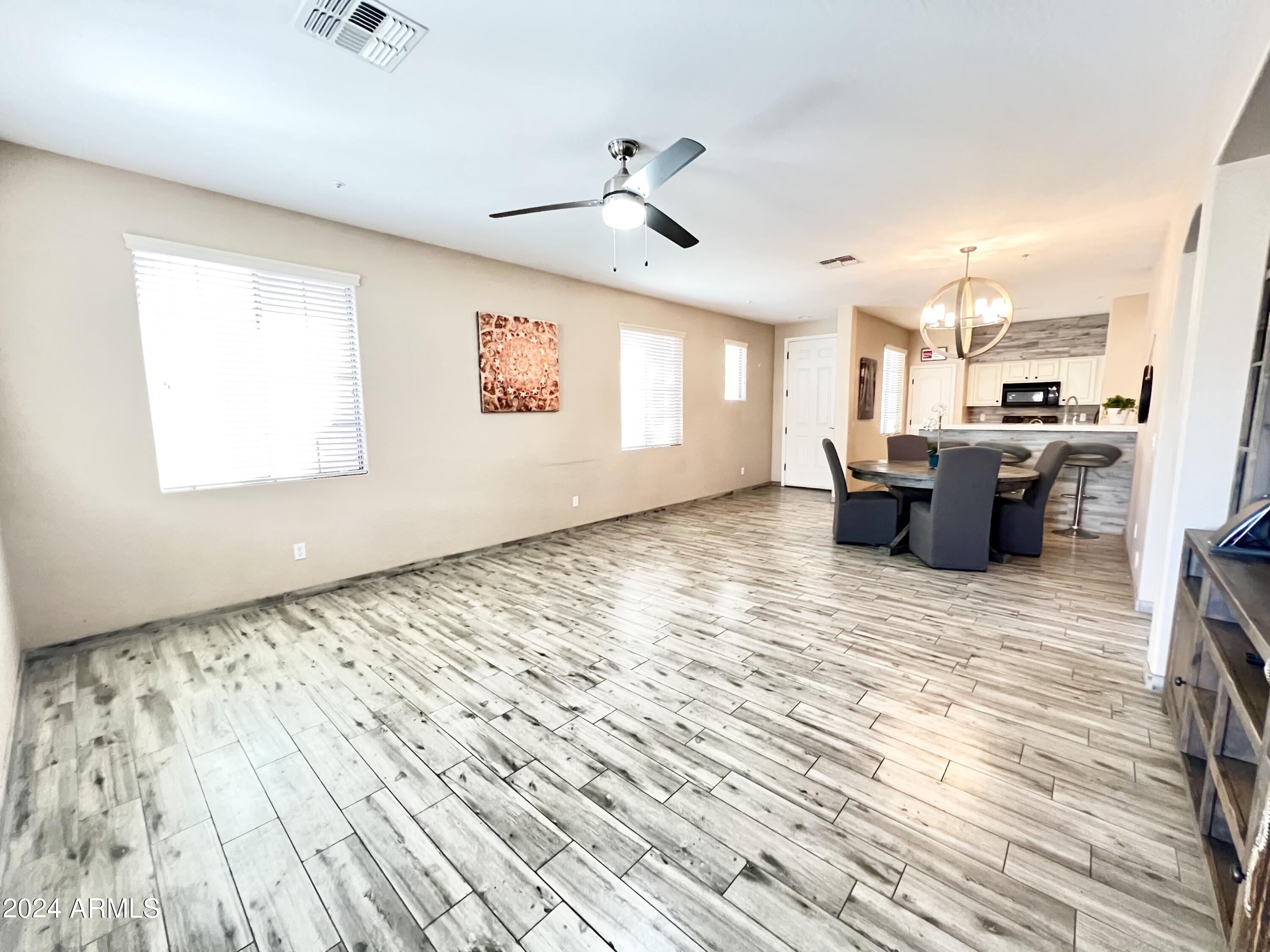 882 South Porter Street Gilbert, AZ 85296 - Photo 5 of 39 IMG_5188