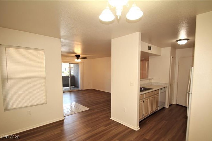 555 East Silverado Ranch Boulevard, Unit 1071 Las Vegas, NV 89183 - Photo 8 of 42