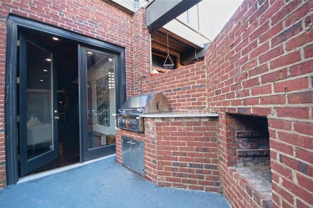 320 Peters Street Southwest, Unit 10 Atlanta, GA 30313 - Photo 11 of 20 a brick building with a door