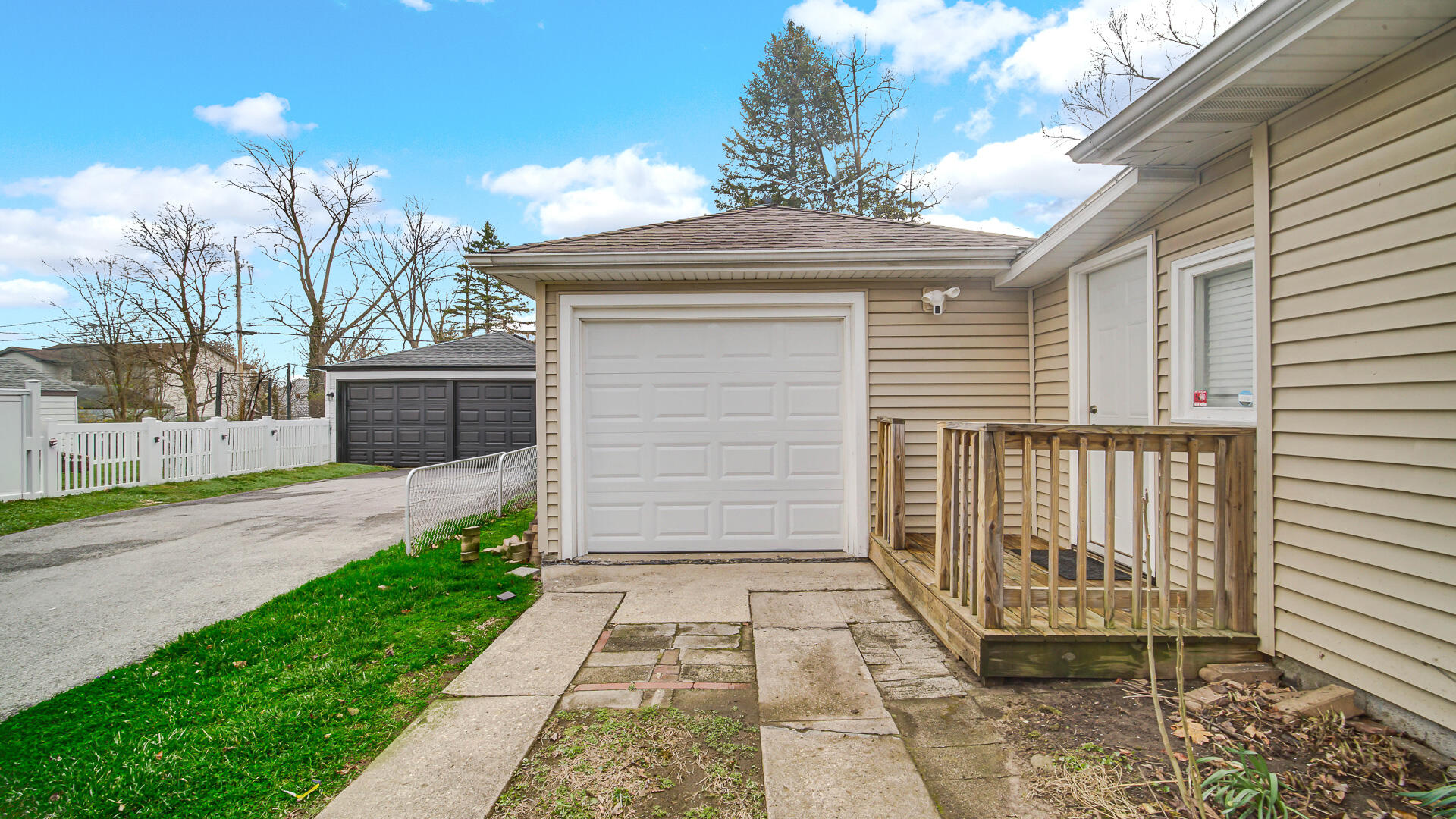 8345 Walnut Drive Munster, IN 46321 - Photo 13 of 15 1920x1080