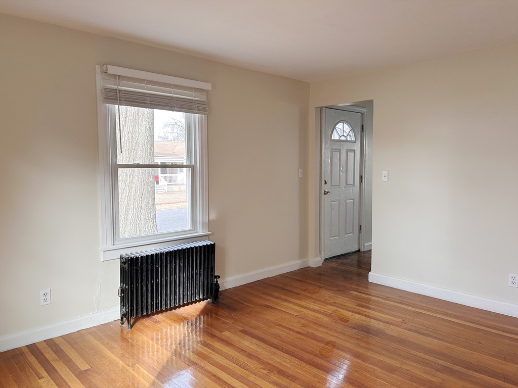 101 Victoria Street Springfield, MA 01104 - Photo 8 of 25