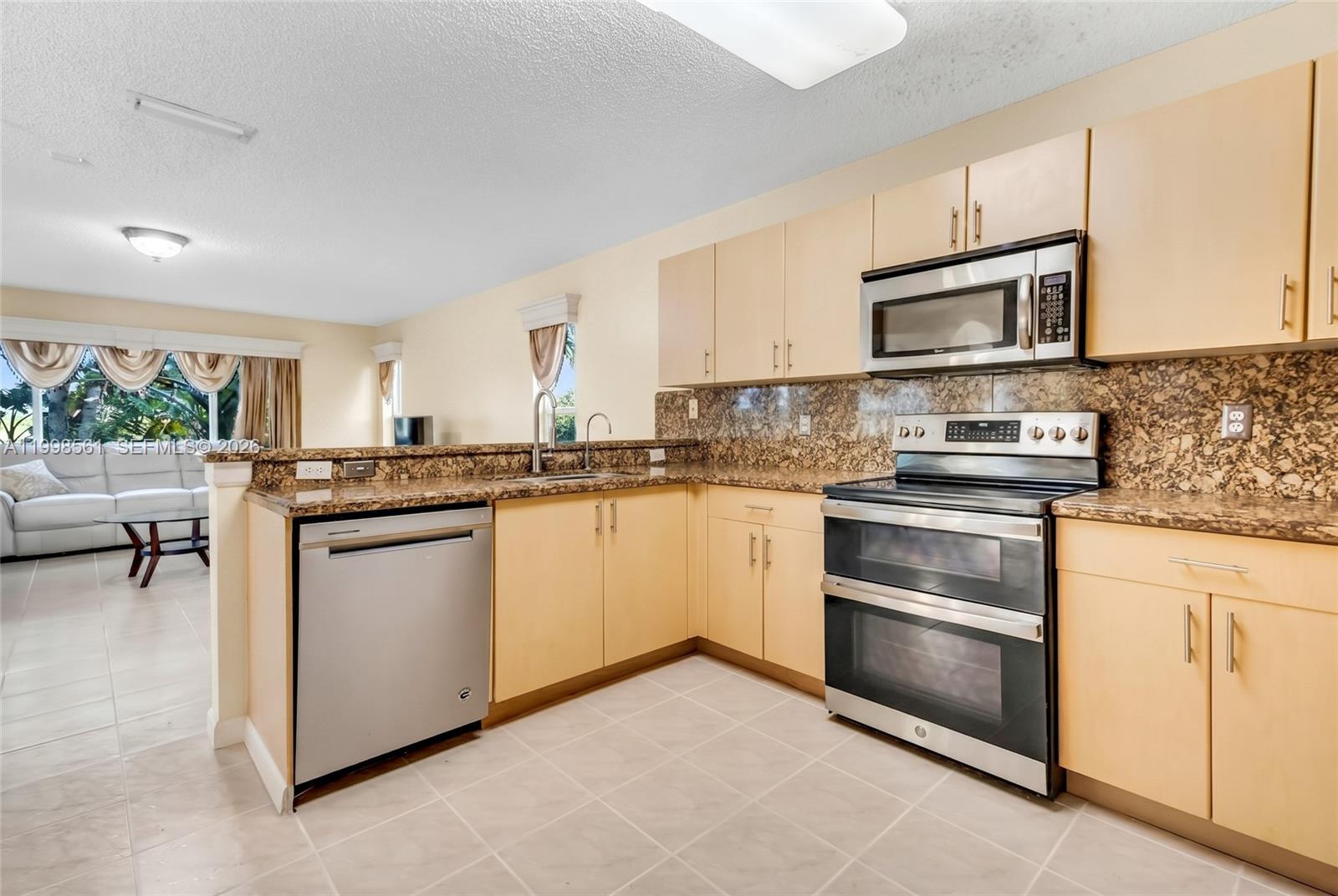 1941 Southwest 148th Way Miramar, FL 33027 - Photo 9 of 49 Photo 9