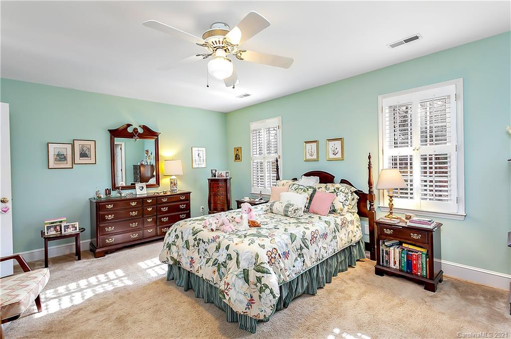 4109 Rotunda Road, Unit 2 Charlotte, NC 28226 - Photo 11 of 19 Gallery Image 11