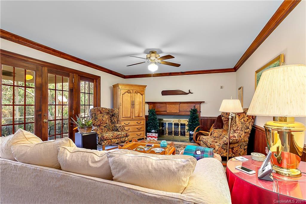 4109 Rotunda Road, Unit 2 Charlotte, NC 28226 - Photo 8 of 19 Gallery Image 8