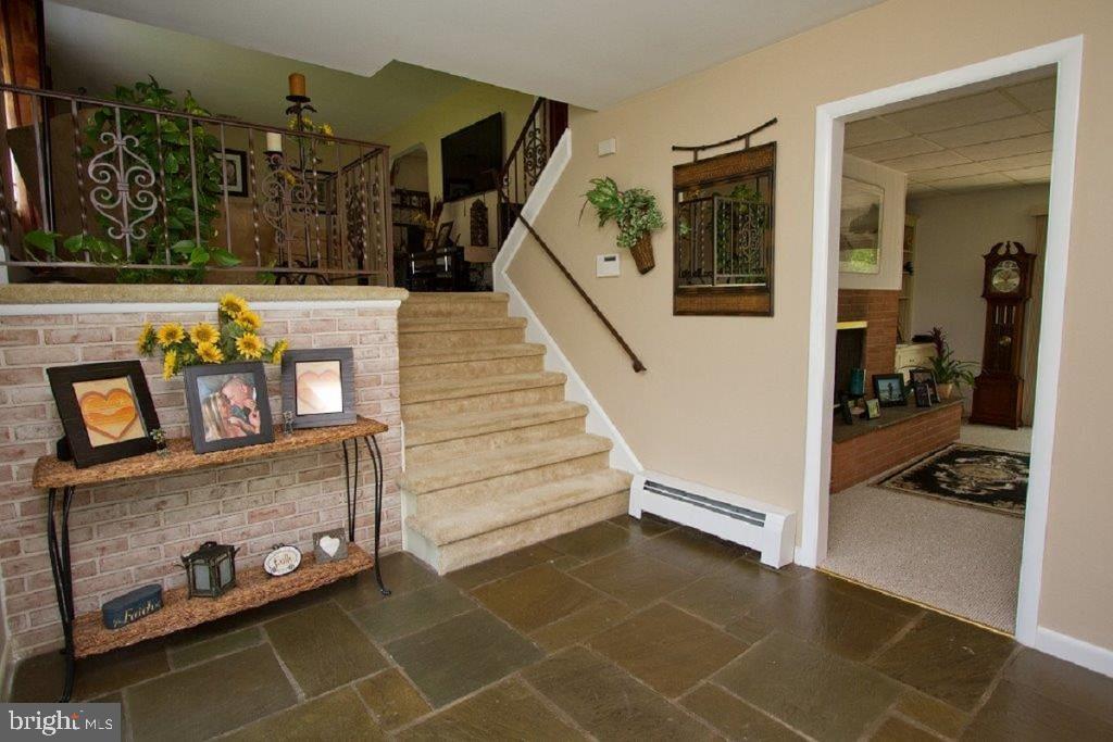 826 Hillaire Road Lancaster, PA 17601 - Photo 2 of 24 Gallery Image 2