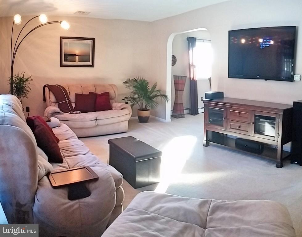826 Hillaire Road Lancaster, PA 17601 - Photo 3 of 24 Gallery Image 3