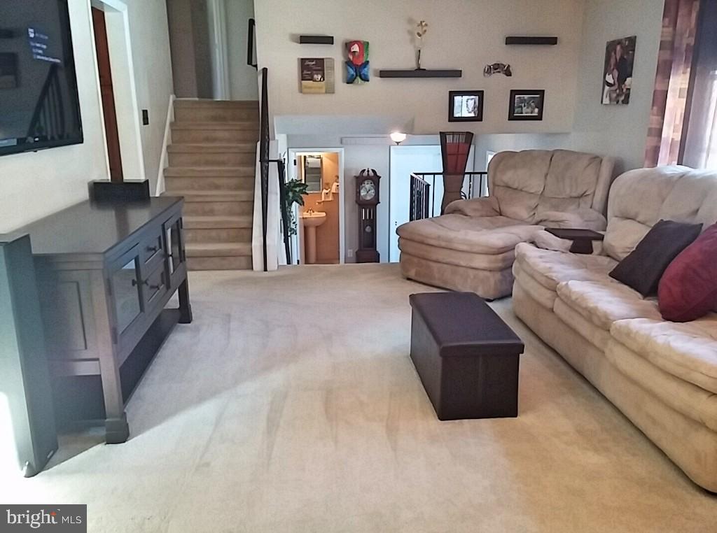 826 Hillaire Road Lancaster, PA 17601 - Photo 5 of 24 Gallery Image 5