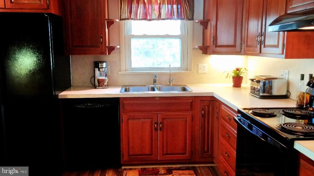 826 Hillaire Road Lancaster, PA 17601 - Photo 8 of 24 Gallery Image 8
