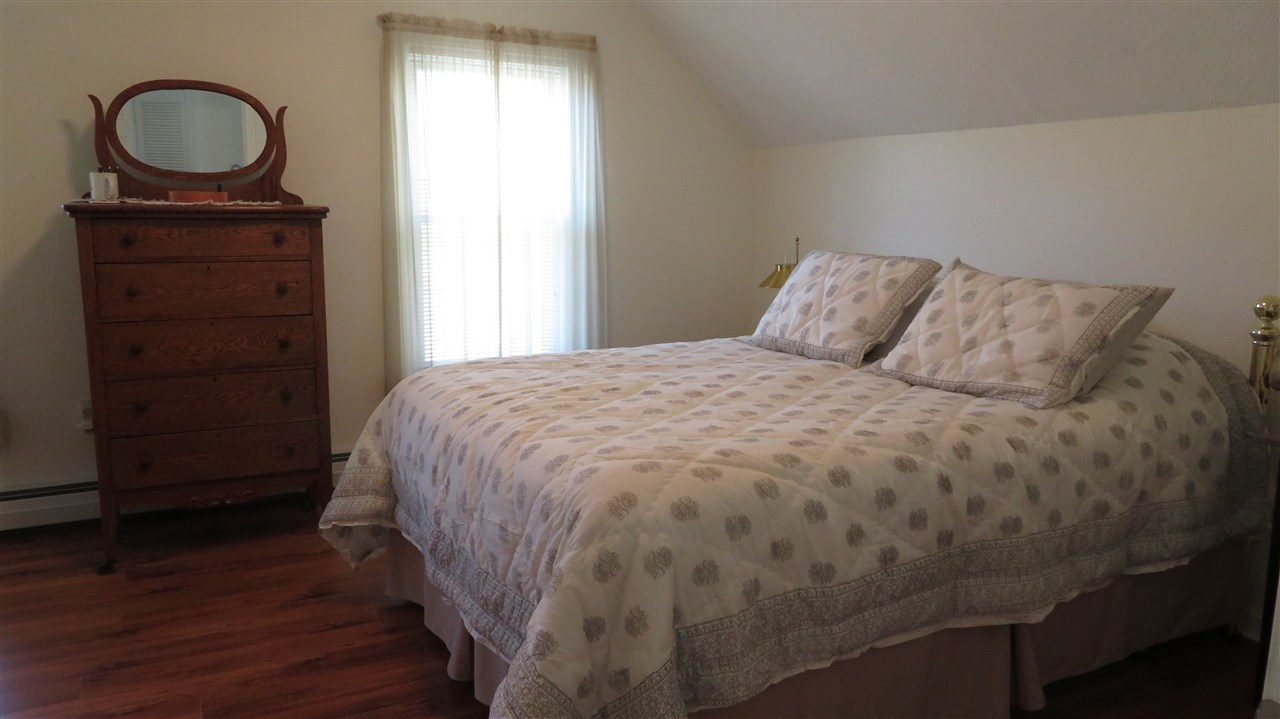483 Mammoth Road Londonderry, NH 03053 - Photo 20 of 35