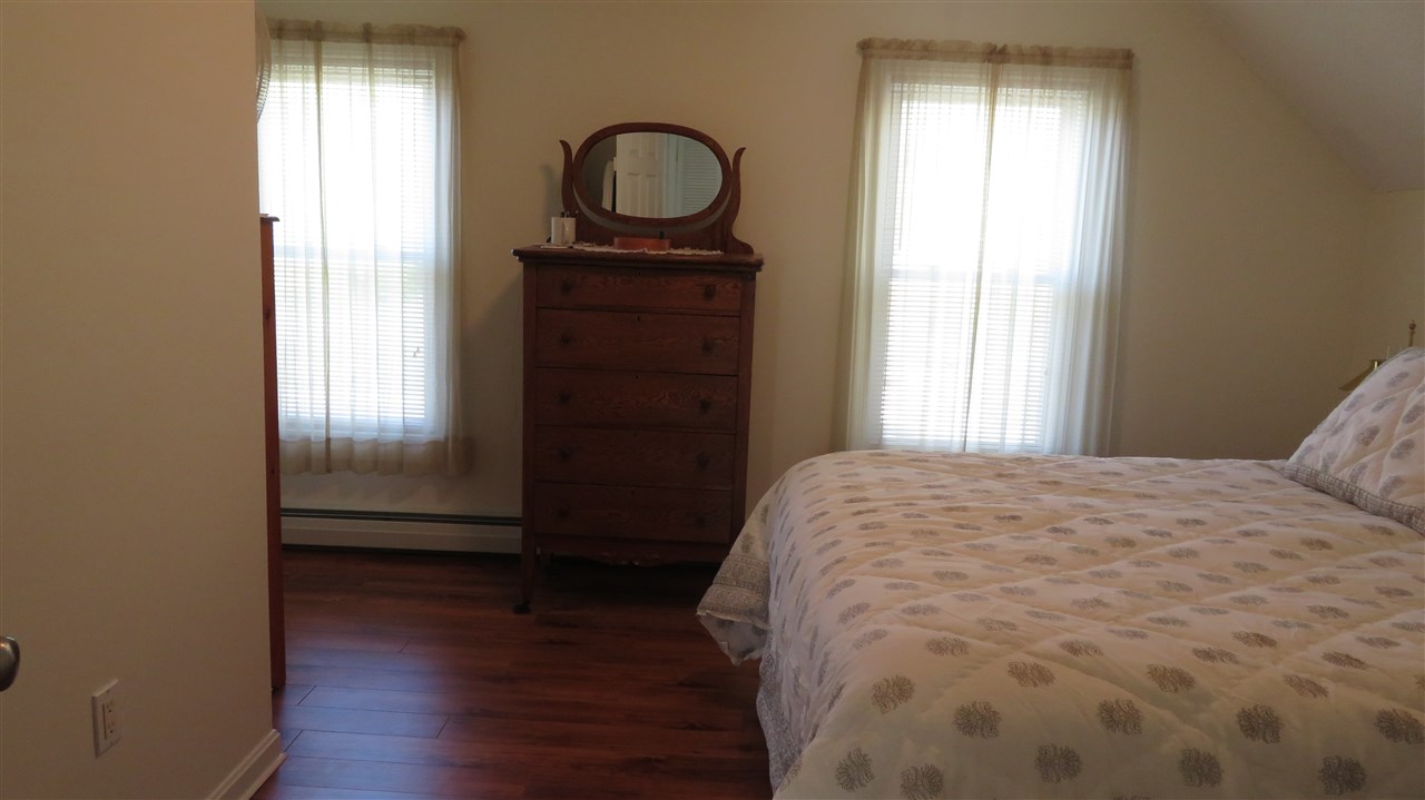 483 Mammoth Road Londonderry, NH 03053 - Photo 21 of 35