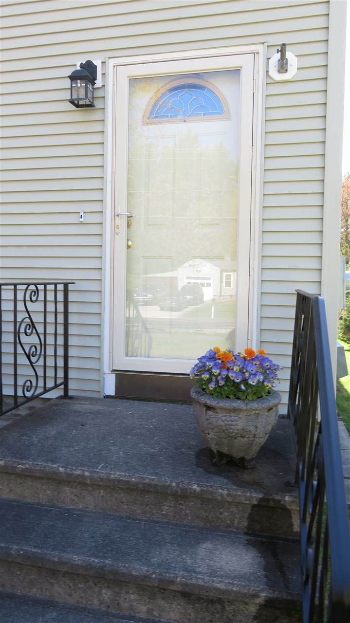 483 Mammoth Road Londonderry, NH 03053 - Photo 25 of 35