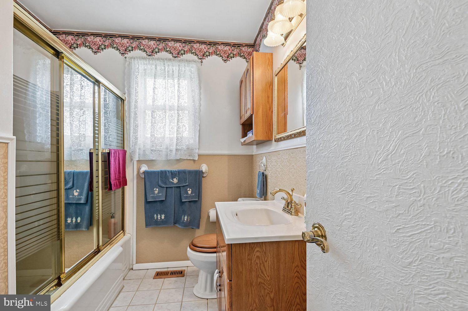 6907 German Hill Road Baltimore, MD 21222 - Photo 23 of 32 Bath