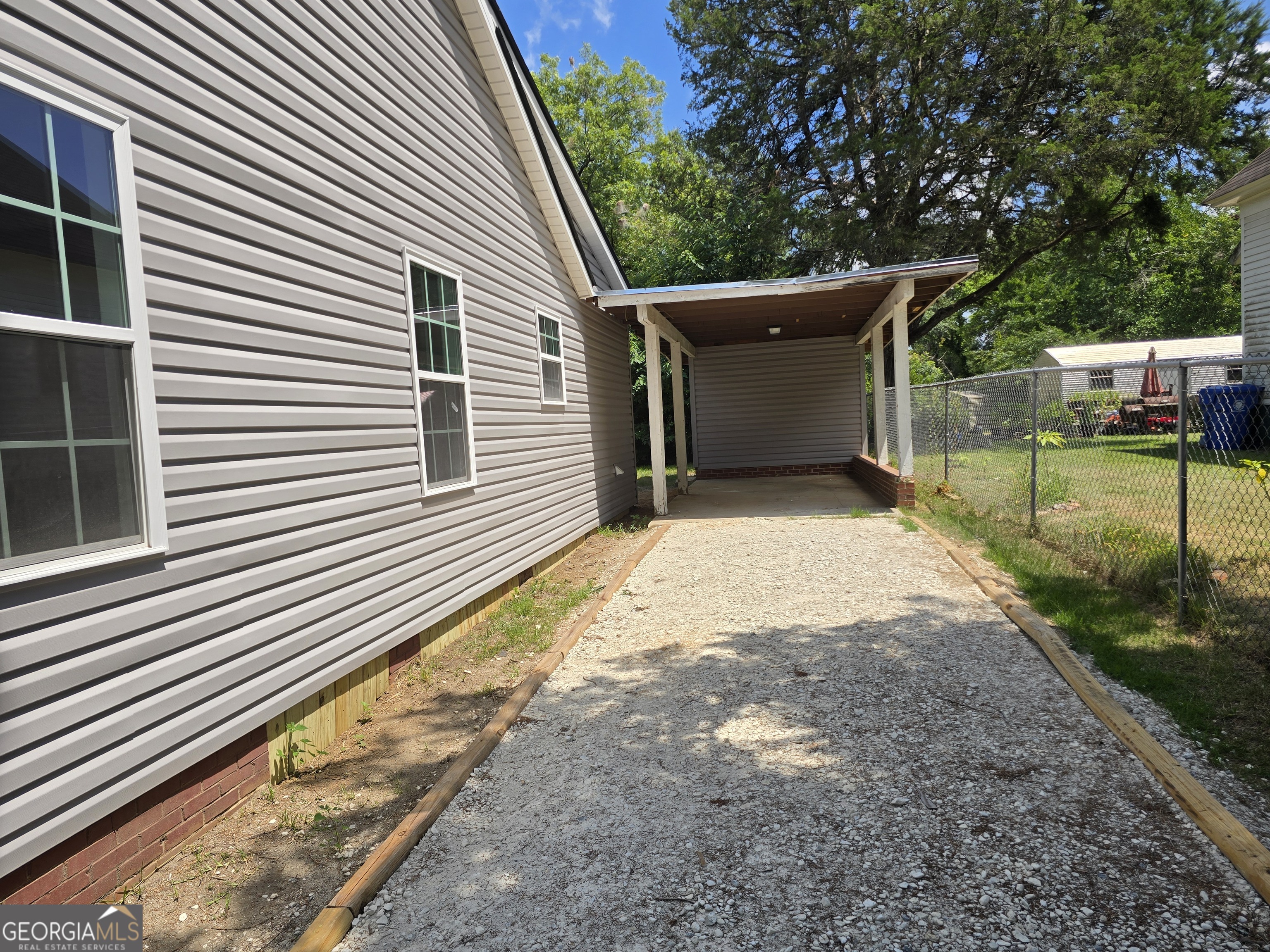 305 Smith Street Dublin, GA 31021 - Photo 4 of 20