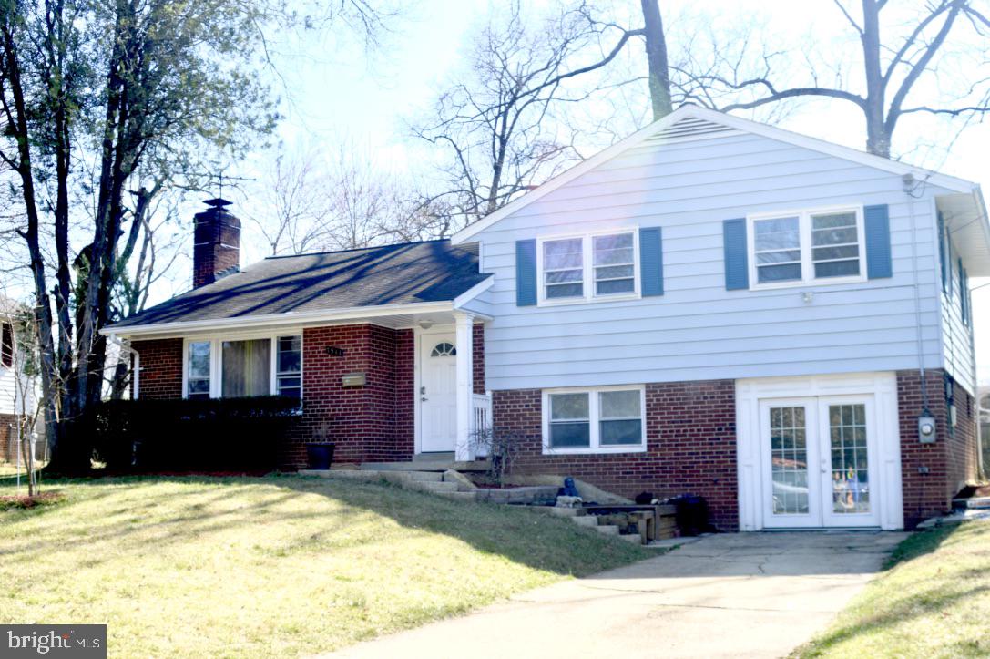 7511 Hogarth Street Springfield, VA 22151 - Photo 2 of 68 Exterior front