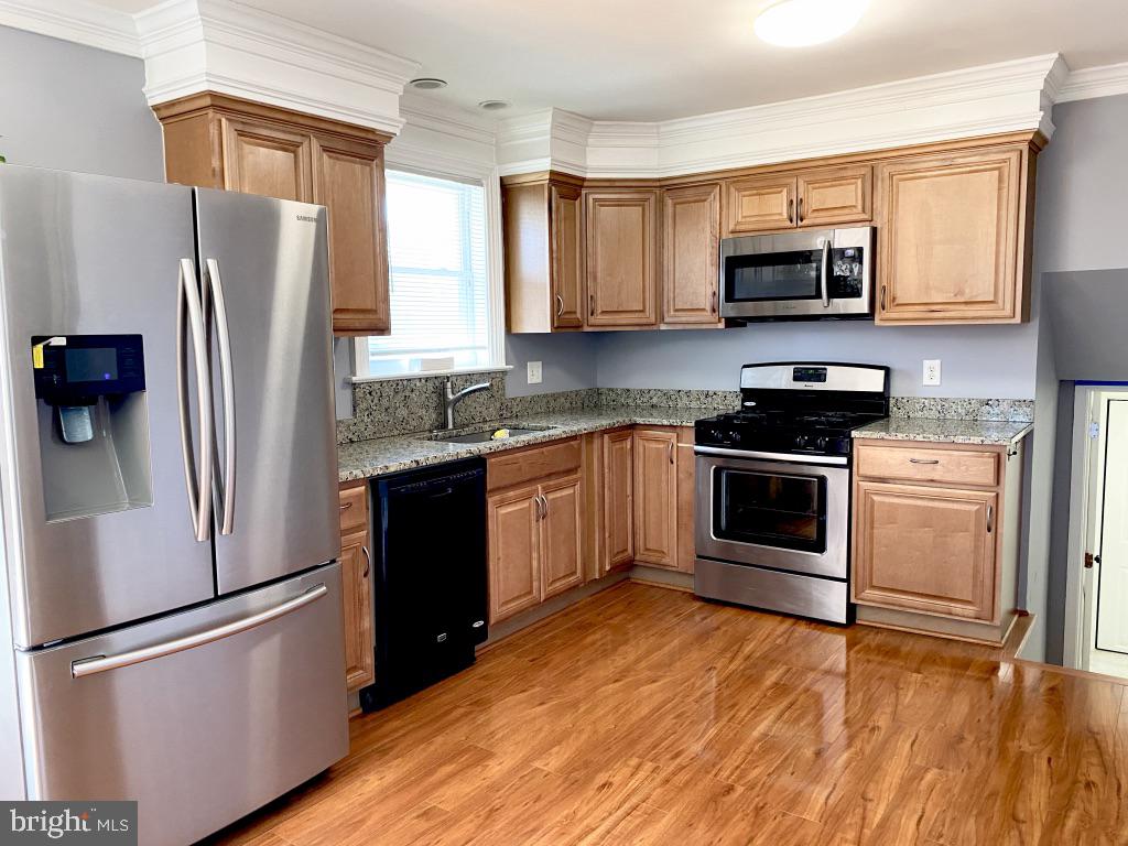 7511 Hogarth Street Springfield, VA 22151 - Photo 35 of 68 SS appliances