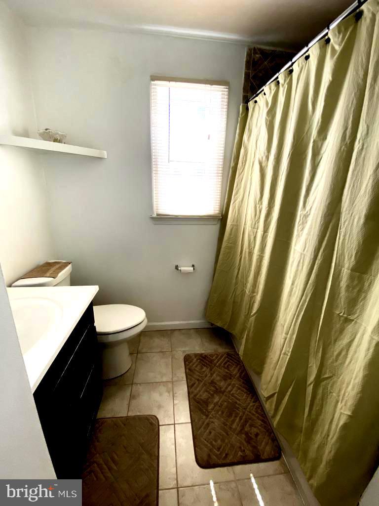 7511 Hogarth Street Springfield, VA 22151 - Photo 37 of 68 Upstair bath