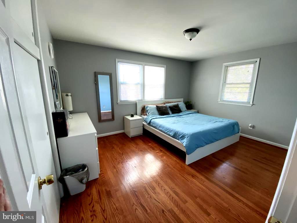 7511 Hogarth Street Springfield, VA 22151 - Photo 48 of 68 Huge bedroom1