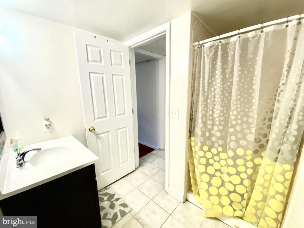 7511 Hogarth Street Springfield, VA 22151 - Photo 61 of 68 Second full bath