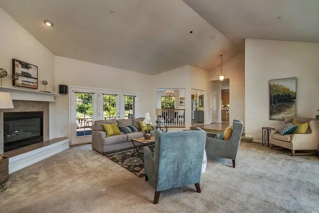 $1,750,000 | 128 Village Oaks Court, Healdsburg, CA 95448
