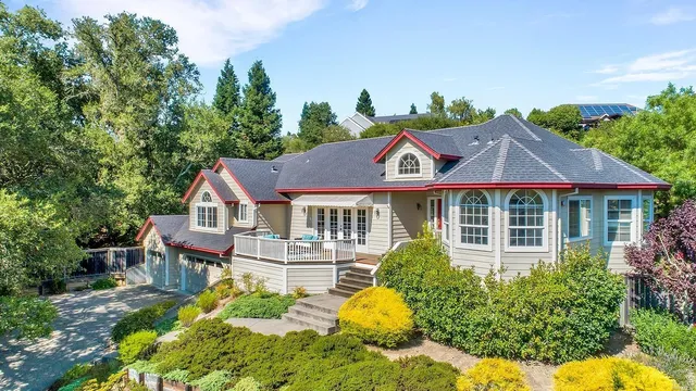$1,750,000 | 128 Village Oaks Court, Healdsburg, CA 95448